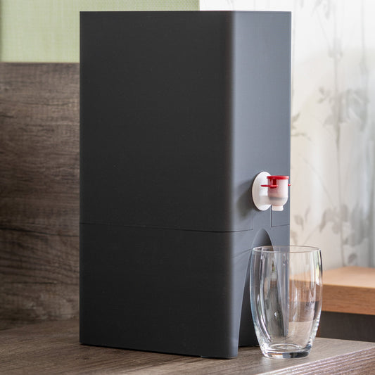 PLA statt Holz: Darum sind unsere Bag-in-Box Halter die nachhaltigere Wahl
