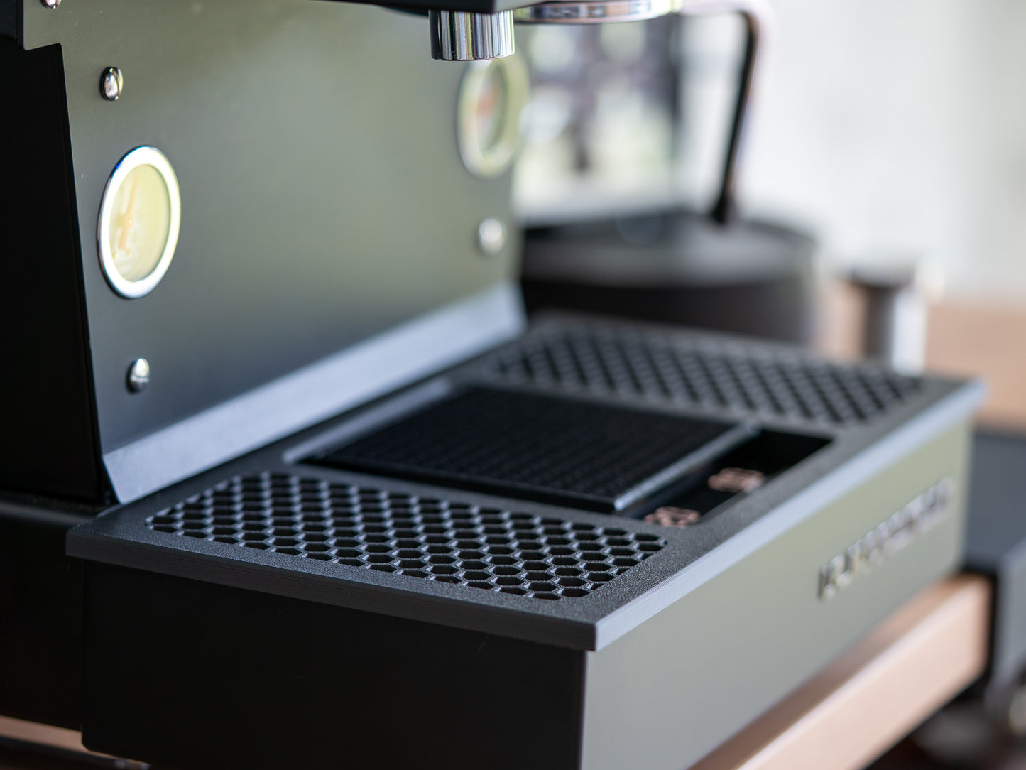 La Marzocco Linea Mini  – Acaia Lunar Abtropfgitter mit Gummimatte (driptray)